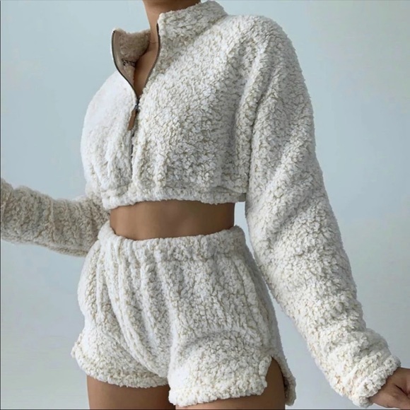 NWT White Cropped Two Piece Sherpa Lounge Set - Picture 2 of 6